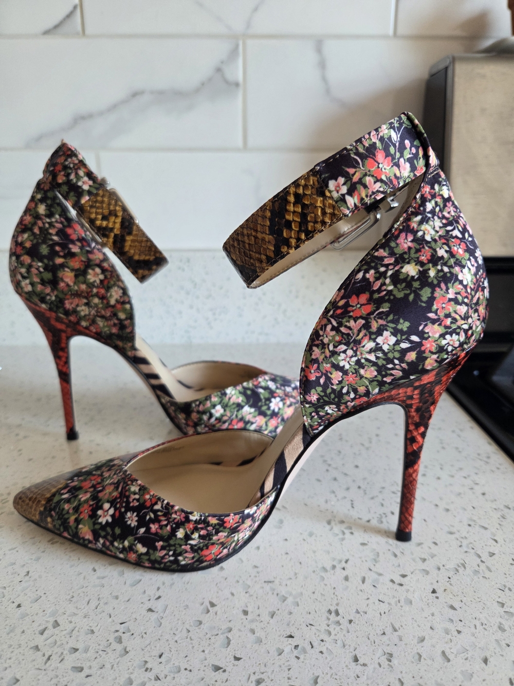 Floral Patchwork Pointed-Toe Ankle Strap Pumps in Black - Picture 5 of 7